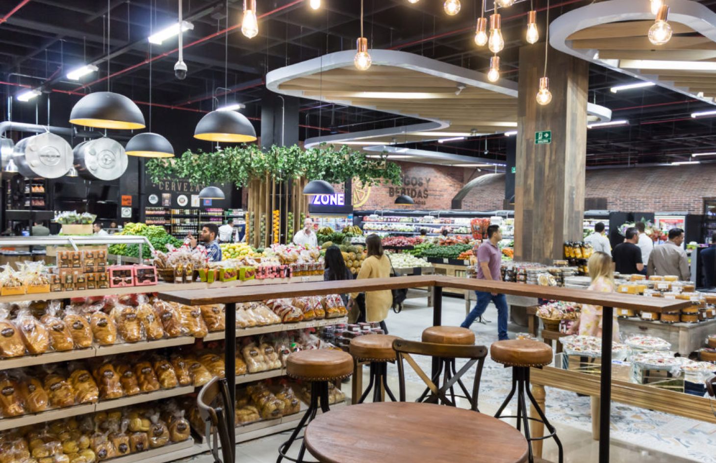 Zona de comidas Euro Supermercado Jardines Llanogrande