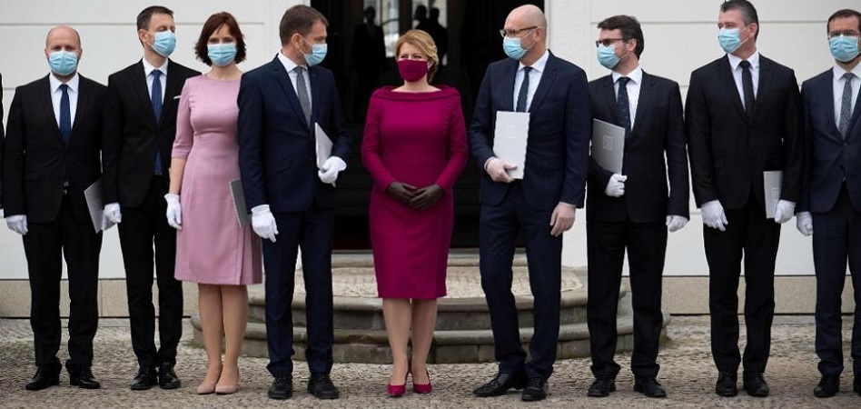 Políticos con mascarilla
